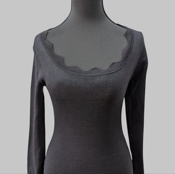 BNWT / Medium / Rihoas / Black Wave Scalloped Sweater Midi Dress - Picture 2 of 5